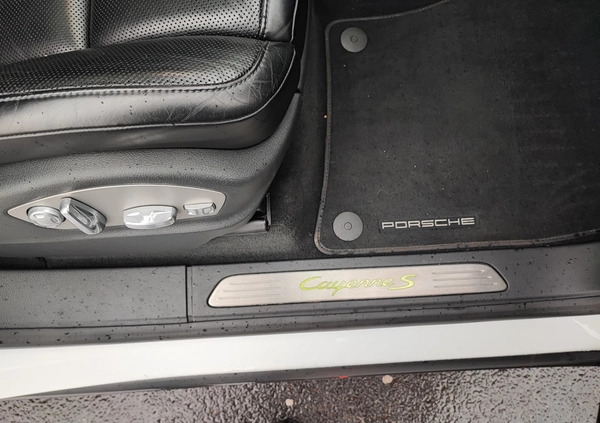 Porsche Cayenne cena 154900 przebieg: 105000, rok produkcji 2017 z Katowice małe 781